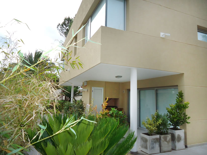 Alquilo Departamentos Clari del Mar en Villa Gesell zona  a 150 Mts de la Playa 