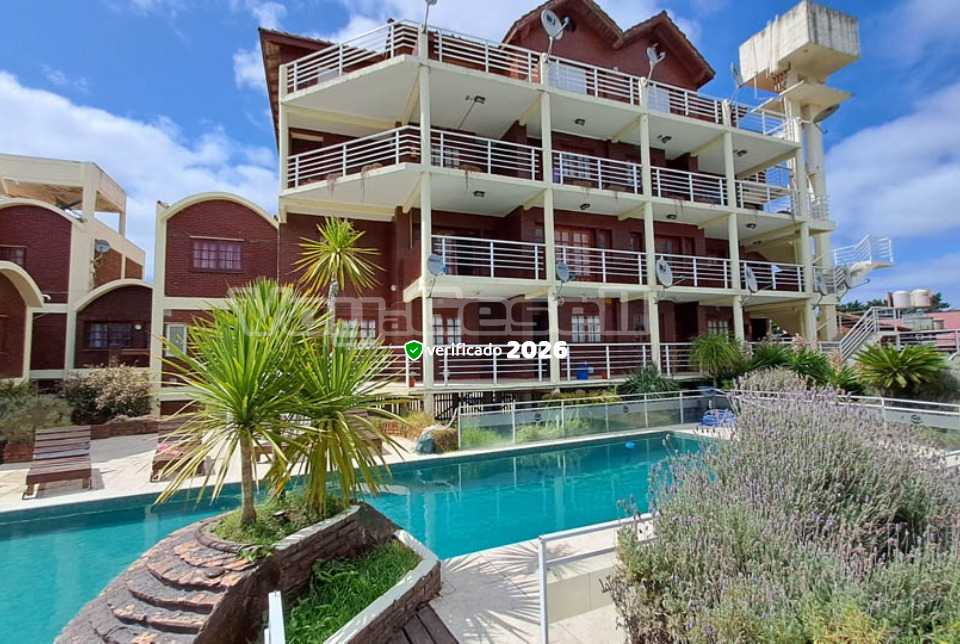 Complejo Cristal - Vista principal de alojamiento en Villa Gesell, Villa Gesell. Reservá sin comisiones.