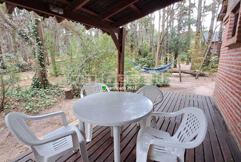 Alquilo Complejo de Cabañas Poetas del Bosque en Mar Azul zona  a 500 mts de la Playa