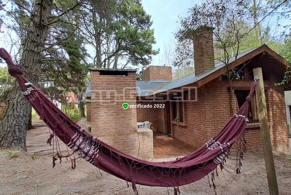Alquilo Complejo de Cabañas Poetas del Bosque en Mar Azul zona  a 500 mts de la Playa