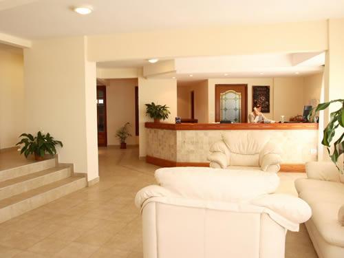 Alquilo Apart Hotel Torre del Sol en Villa Gesell zona  a 20 Mts de la Playa