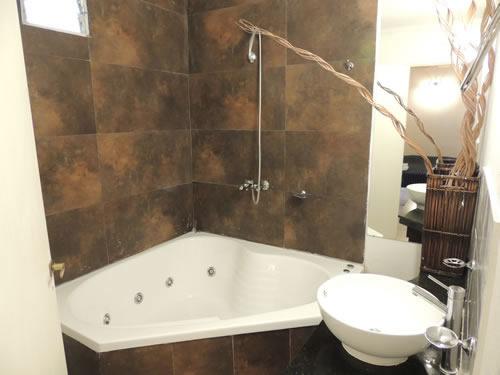 Alquilo Complejo de Cabañas Villa Maya en Villa Gesell zona  a 200 Mts de la Playa