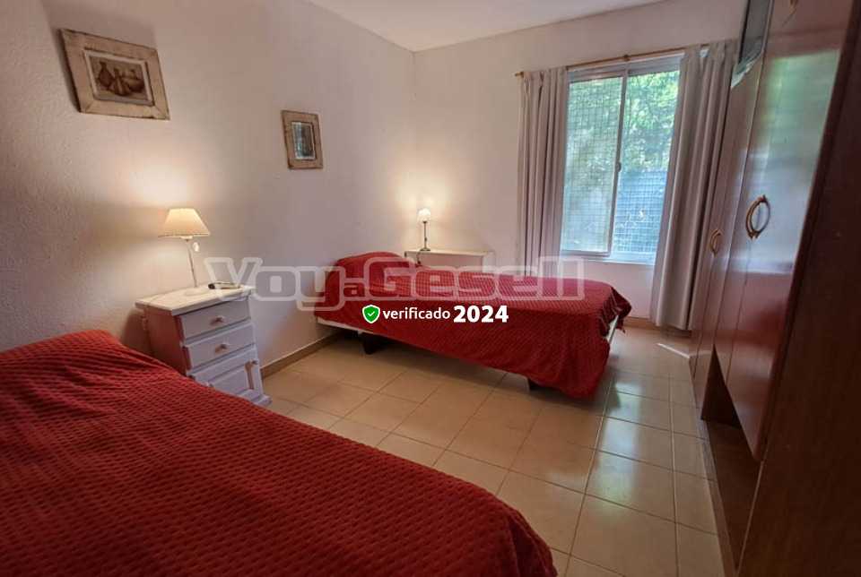 Alquilo Complejo de Cabañas Villa Maya en Villa Gesell zona  a 200 Mts de la Playa