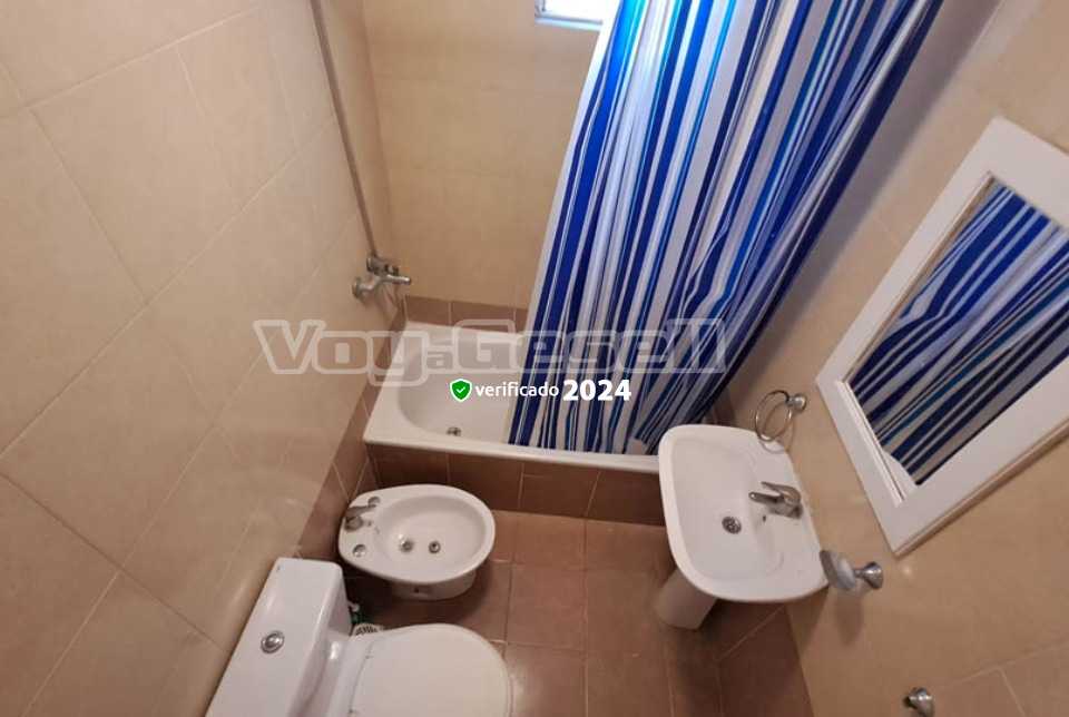 Alquilo Complejo de Cabañas Villa Maya en Villa Gesell zona  a 200 Mts de la Playa