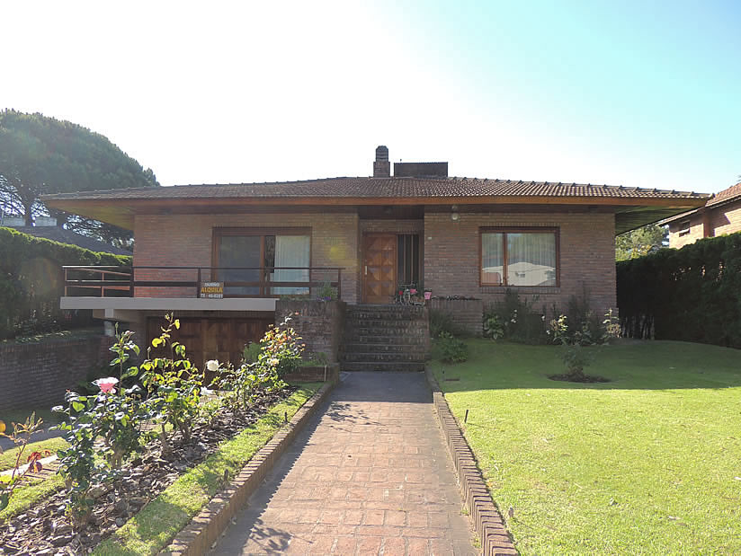 Adri - Casa en Villa Gesell