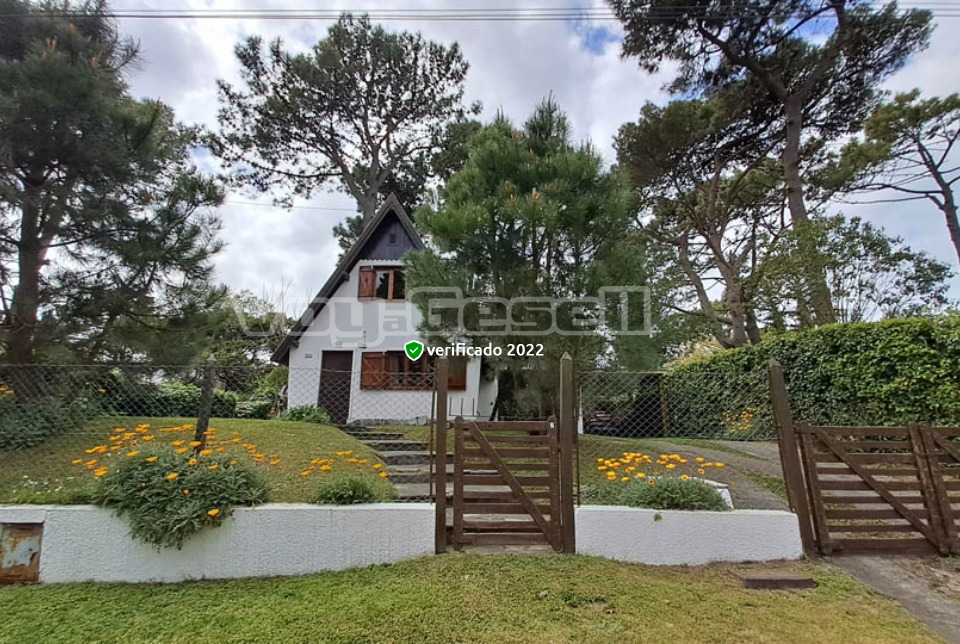 Alpino Blanco - Casa en Villa Gesell
