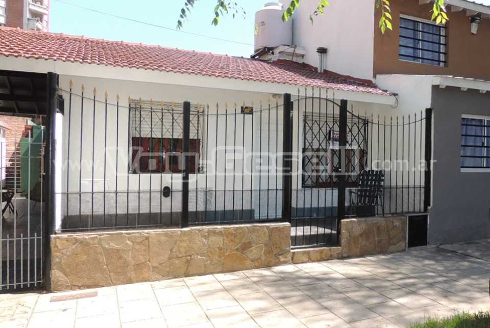 Anton - Casa en Villa Gesell