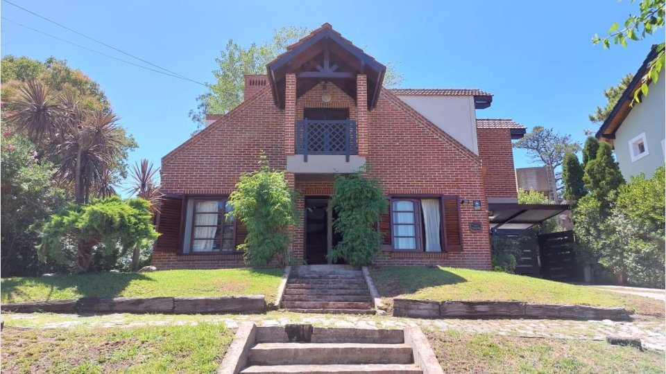 Arisol - Vista principal de alojamiento en Villa Gesell, Costa Atlántica Argentina