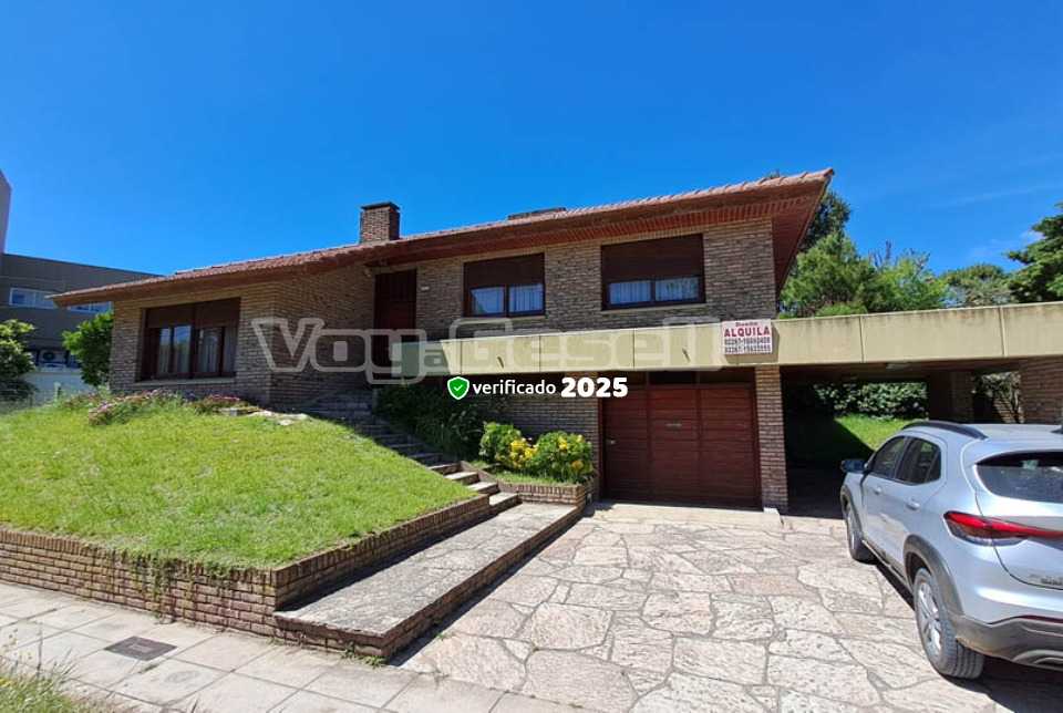 Colibri - Chalet en Villa Gesell